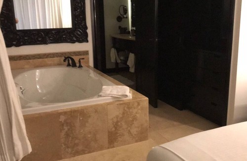 Campo de Golf Fonatur Resort | Hilton Cabo Azul Resort and Spa 1 bed 1 bath Villa Pool View