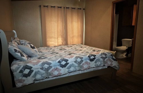 Los Fresnos House | Beautiful Water Front Ranch Getaway