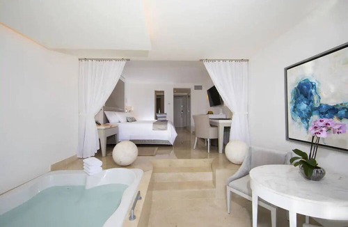 Punta Cancun Resort | Le Blanc Spa Resort w/ Diamond All Inclusive!