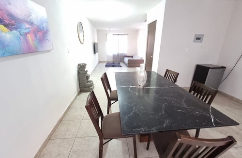 Queretaro House | Spacious House With Pool and Parking, Wi-Fi - Up to 14 Guests