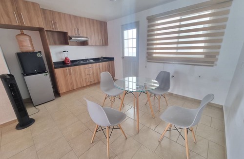 Queretaro Apartment | Comfortable Apartment With Swimming Pool, Wi-Fi, In Private Condo