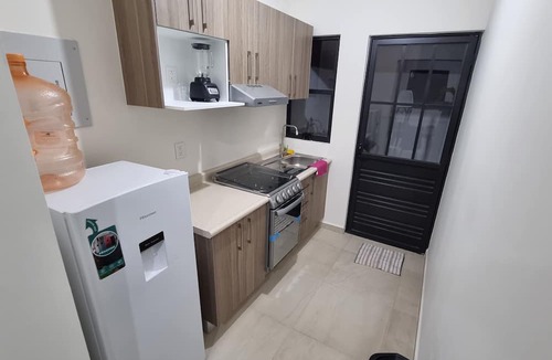 Queretaro House | Spacious House With Swimming Pool, Wi-Fi, Full Kitchen, Parking, Up To 11 Guests