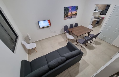 Queretaro House | Spacious House With Swimming Pool, Wi-Fi, Full Kitchen, Parking, Up To 11 Guests