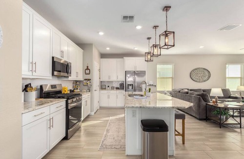 Buckeye House | This house is a 3 bedroom(s), 2 bathrooms, located in Buckeye, AZ.
