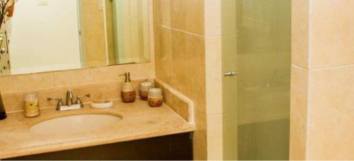 Libertad House | B&B Room in Villa Dorada