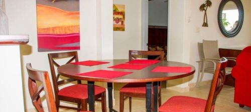 Libertad House | B&B Room in Villa Dorada
