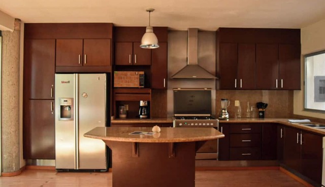 Casa Valentín, muy Amplia, con Área de Jardín