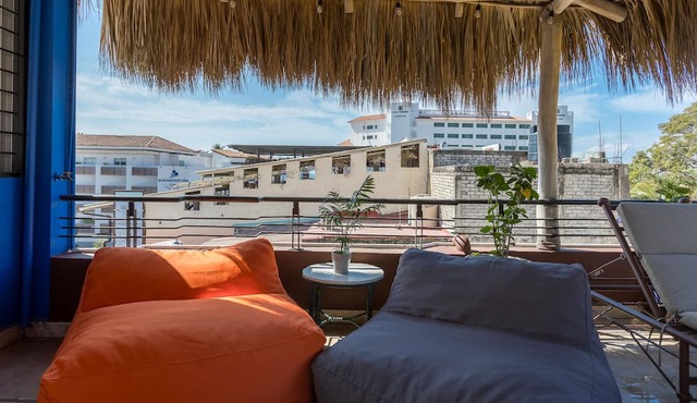 Paraiso Bohemio , 1 block from the beach