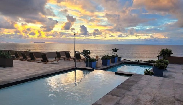1 BD Condo Oceanfront Paradise