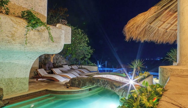 Castle Black Swan - Private Medieval Luxury