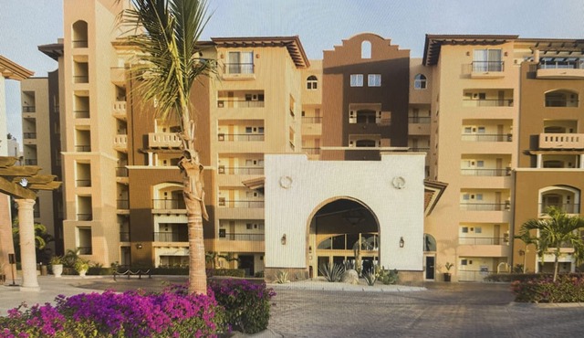 Sophisticated 5 star Resort with 1 bdrm ste in perfect Cabo San Lucas location