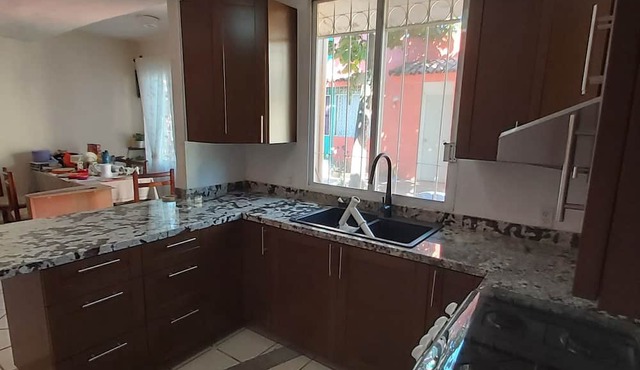 Spacious 4-bedroom townhome with AC "master bedroom only" in San Vicente